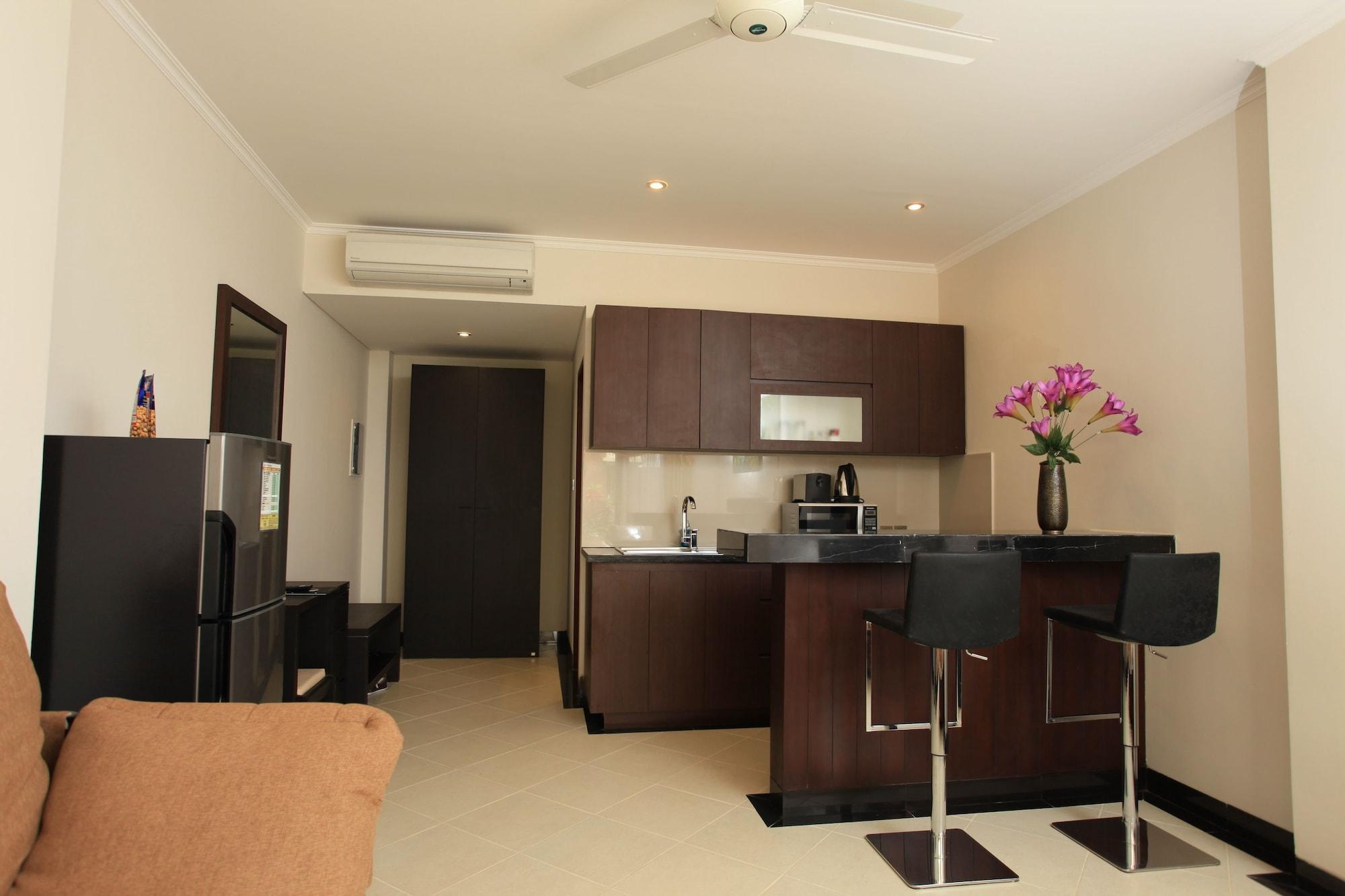 Kuta Town House Apartments Exteriör bild