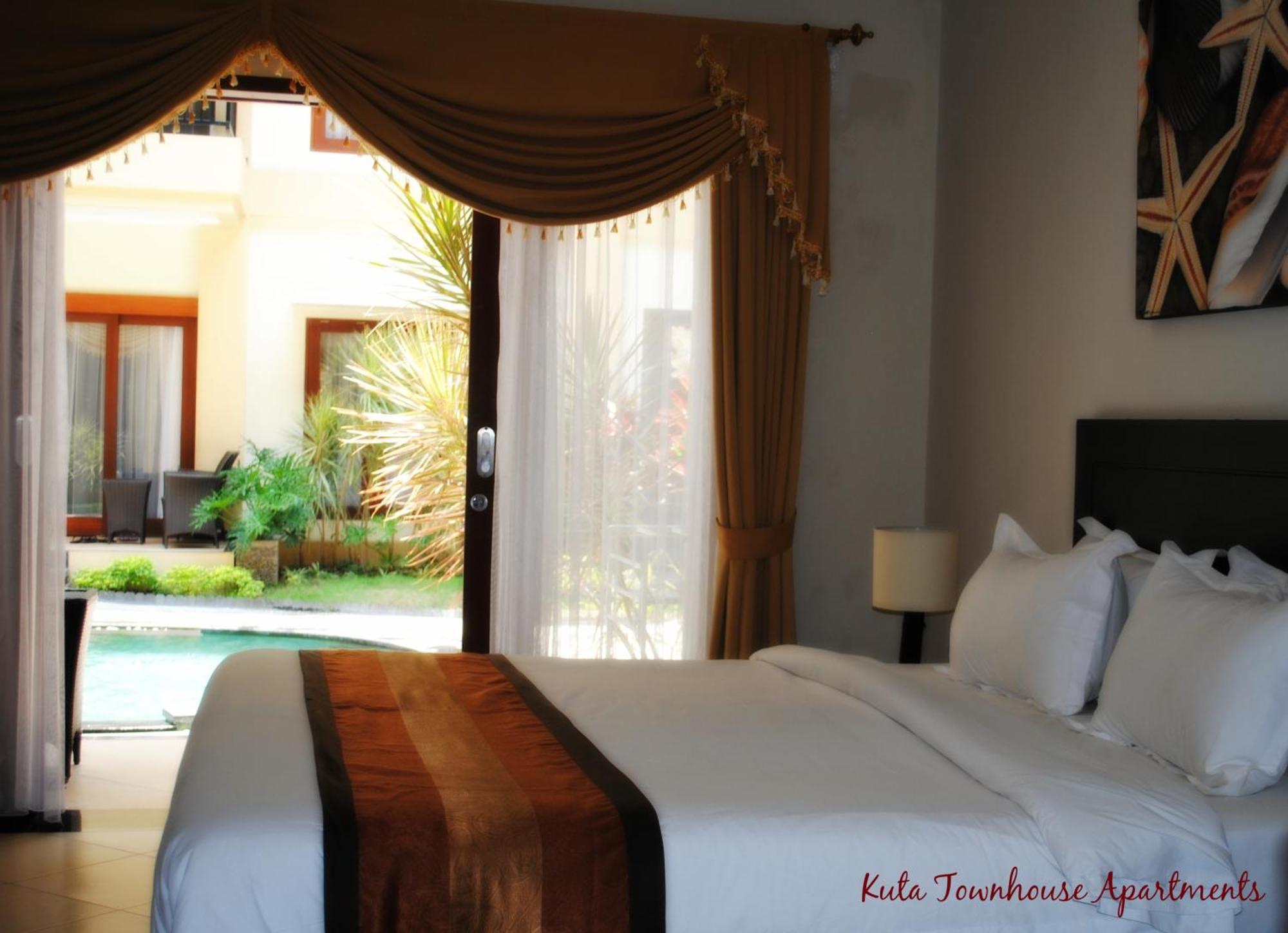 Kuta Town House Apartments Rum bild